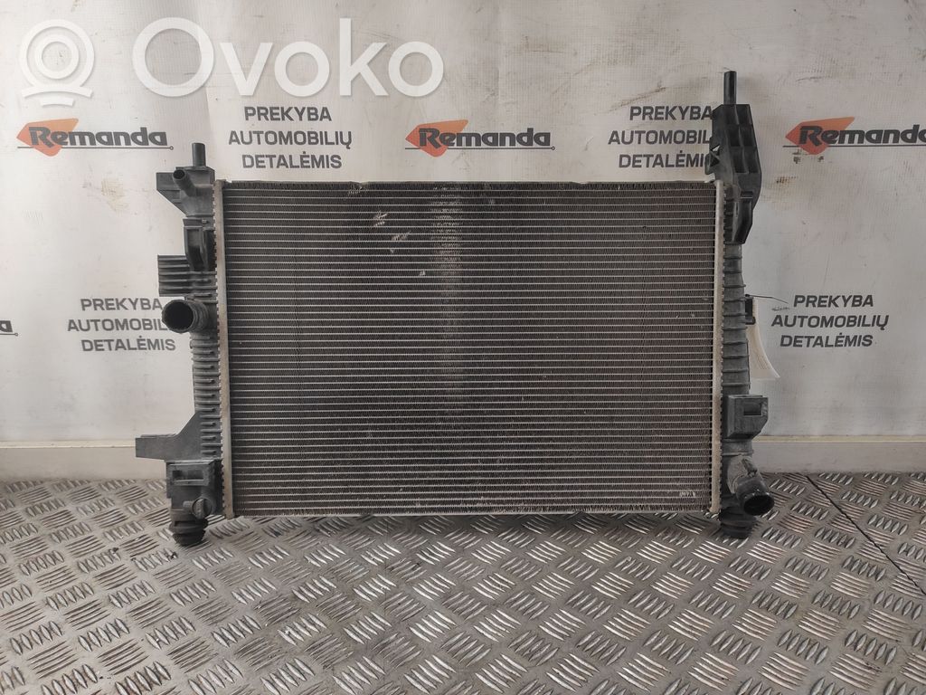 Ford Focus Aušinimo skysčio radiatorius 