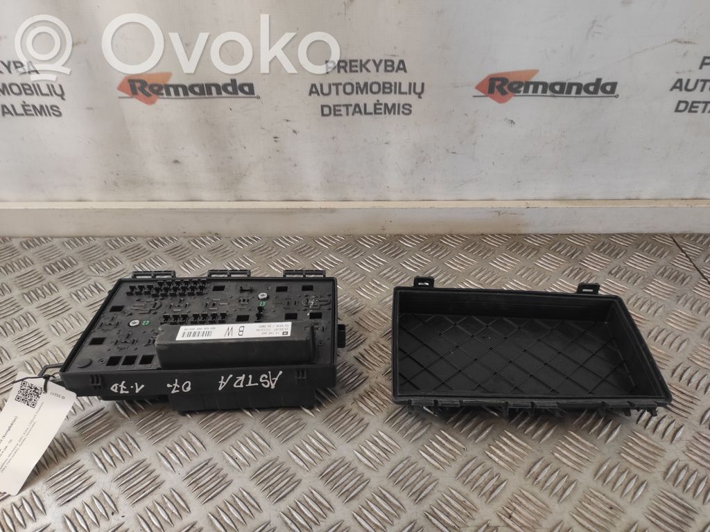 Opel Astra H Fuse box set 