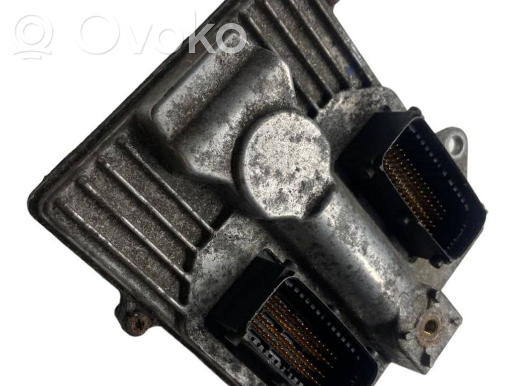 Opel Zafira B Engine control unit/module 