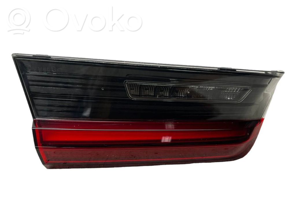 Lampy tylnej klapy bagażnika   L013174,215279