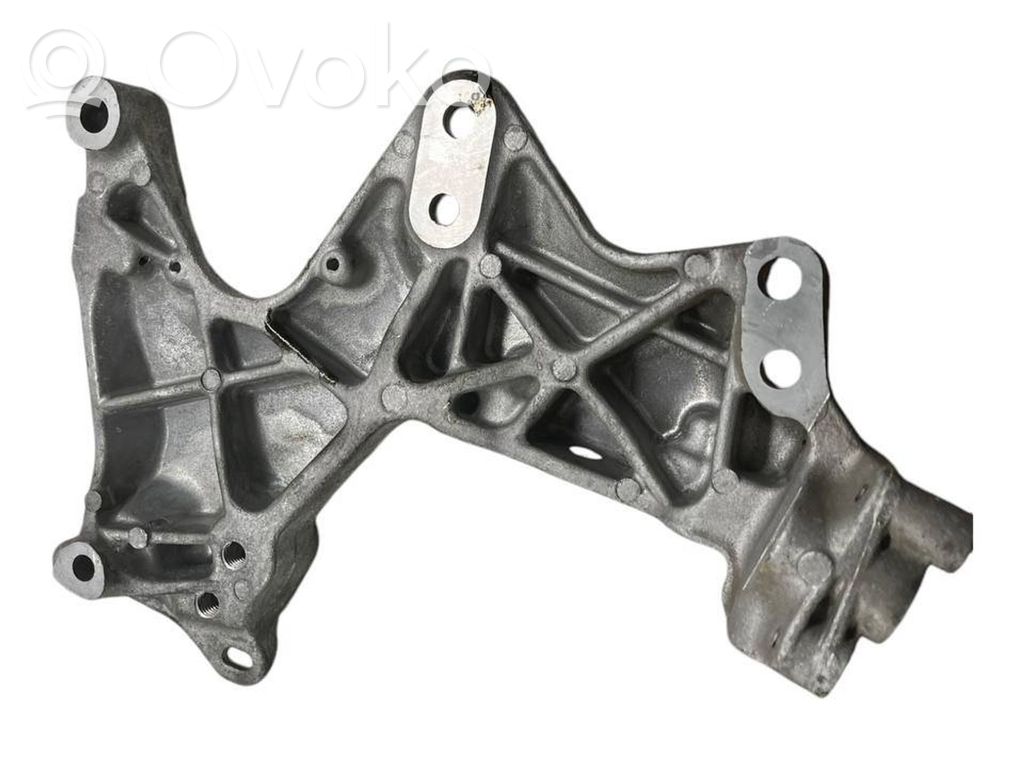 Engine mounting bracket   112318640R
