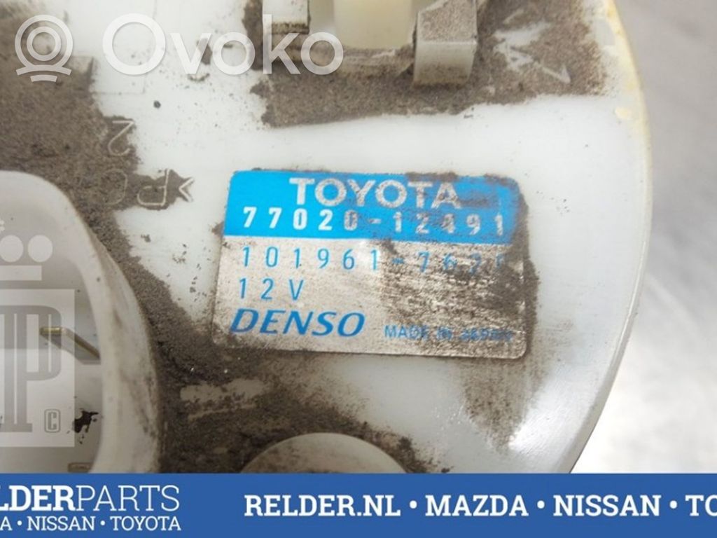 Toyota Corolla Verso E121 Pompa paliwa w zbiorniku 