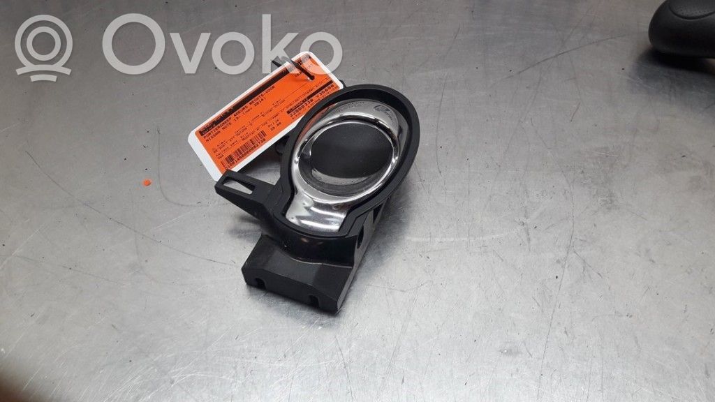 Nissan Note (E12) Front door exterior handle 