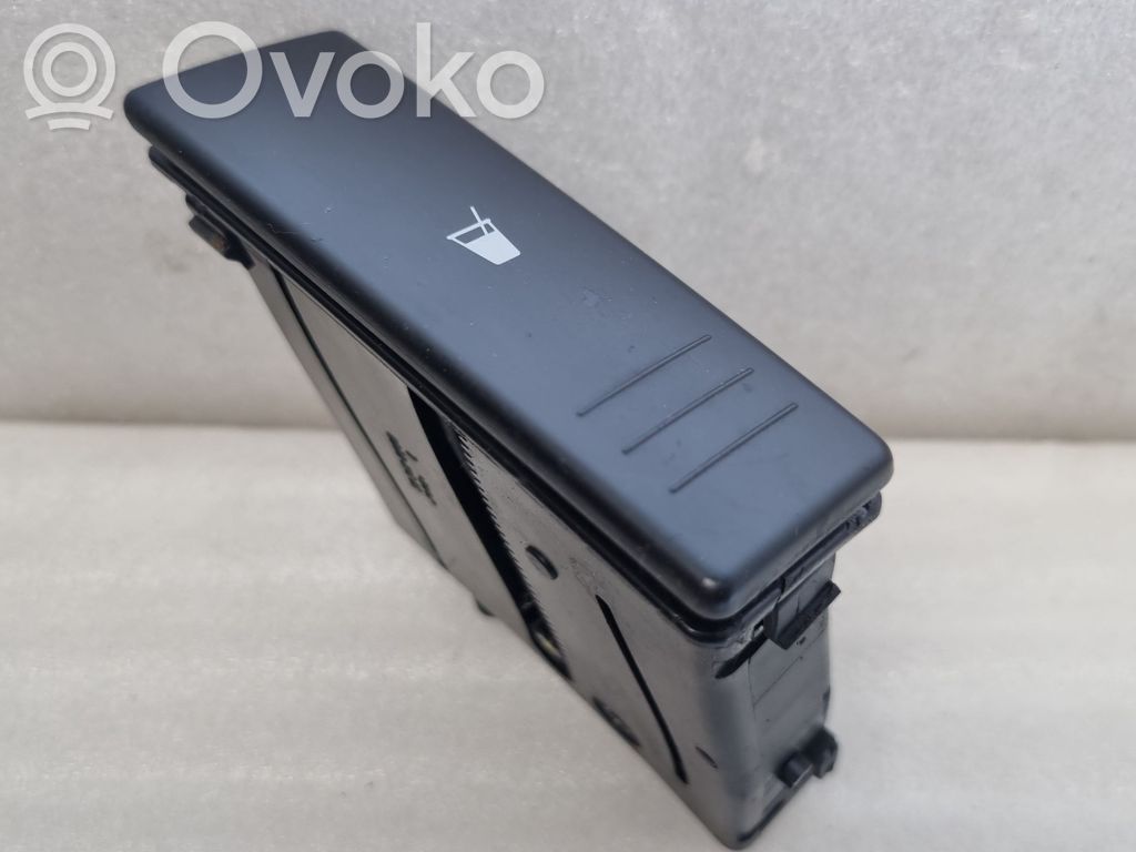 Volkswagen Polo IV 9N3 Suport pahare față 