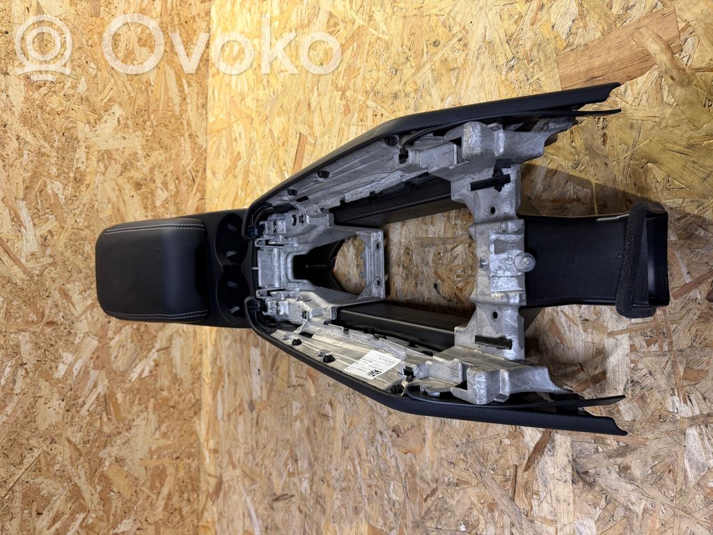 Porsche Macan (95B) Armrest 