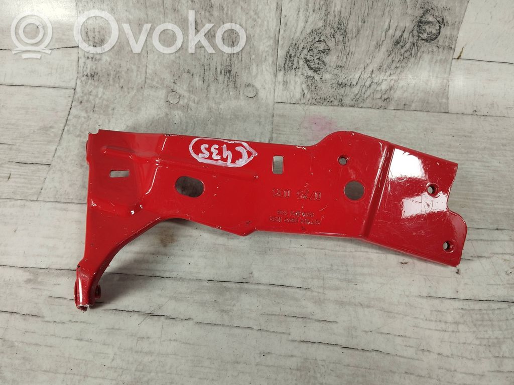 Audi A1 Supporto di montaggio del parafango 