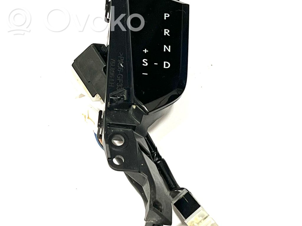 Lexus UX Gear shift selector indicator 