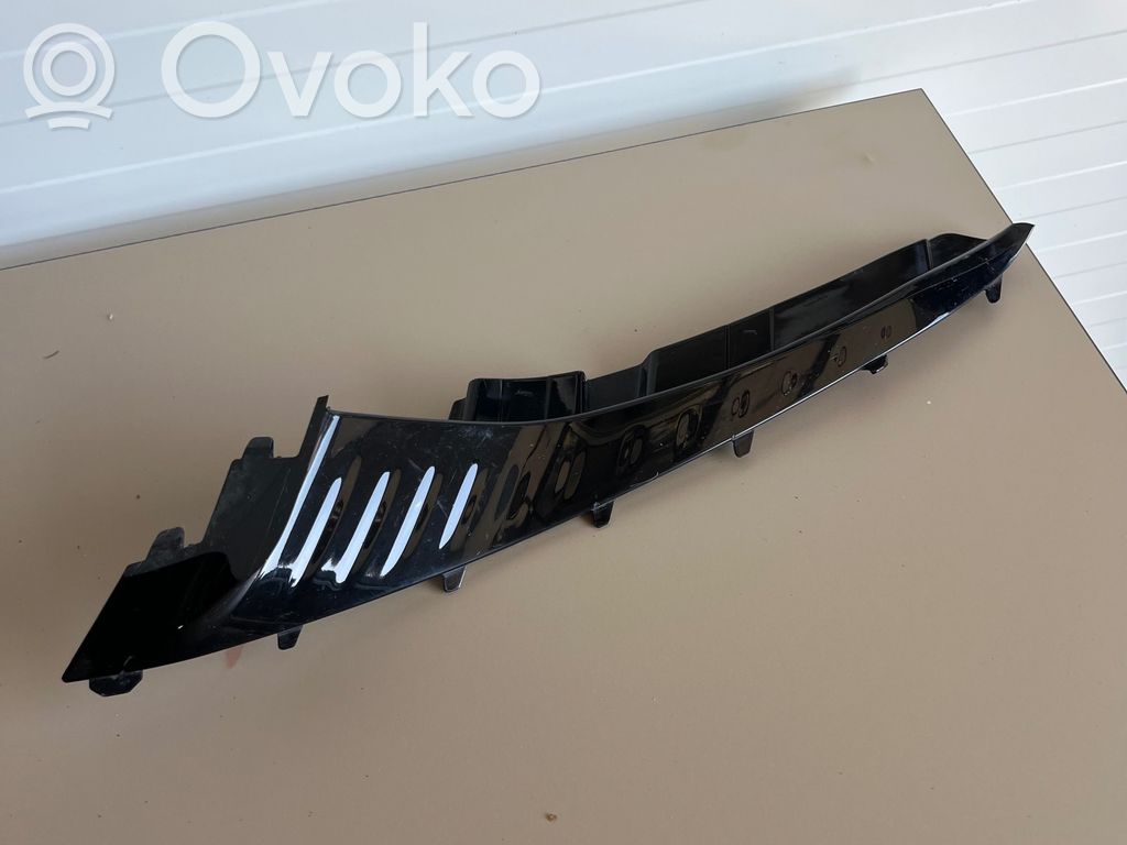 Cupra Born Rivestimento sotto il faro/fanale 