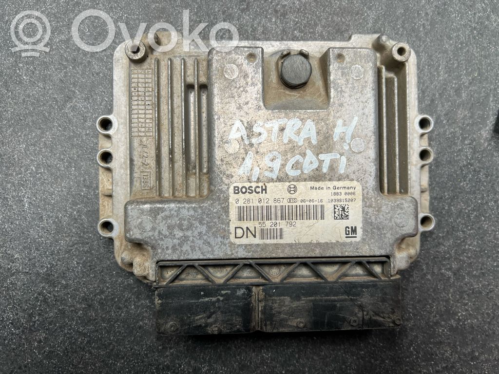 Opel Astra H Engine control unit/module 