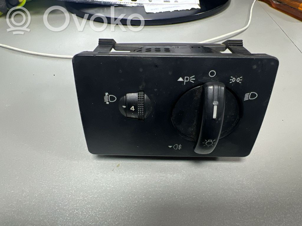 Interrupteur d’éclairage   4M5T13A024FA