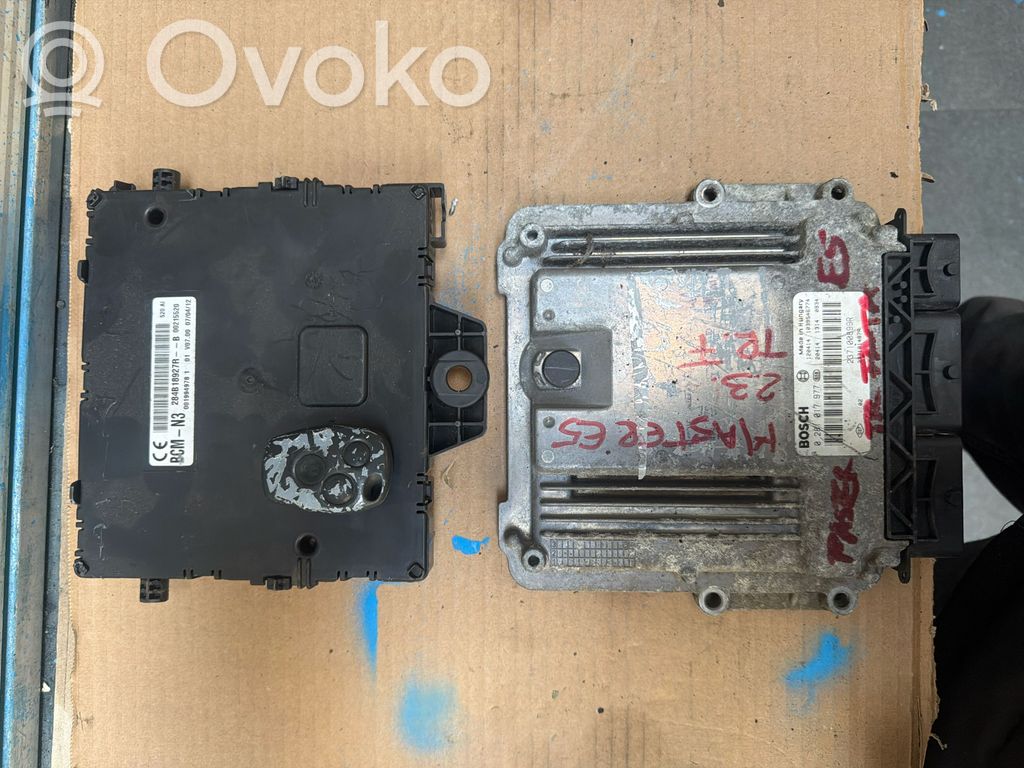 Unidad de control/módulo del motor   237100899R,0281017977,237101487R