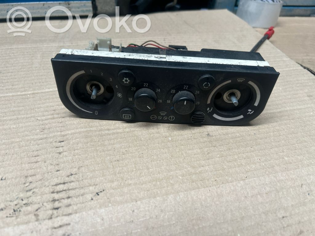 Climate control unit   E366411