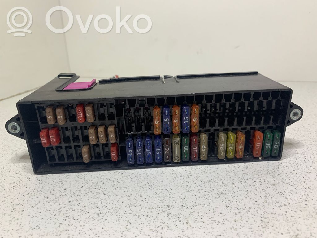 Volkswagen Touran I Fuse box set 