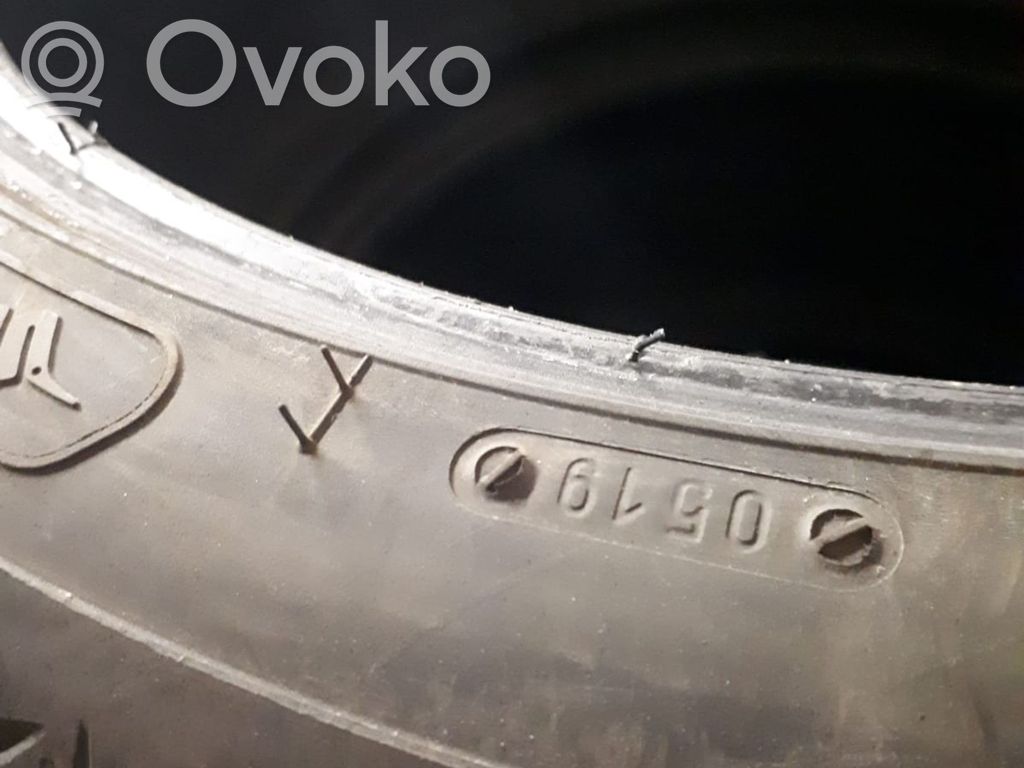 R18 vasaras riepa (-as)