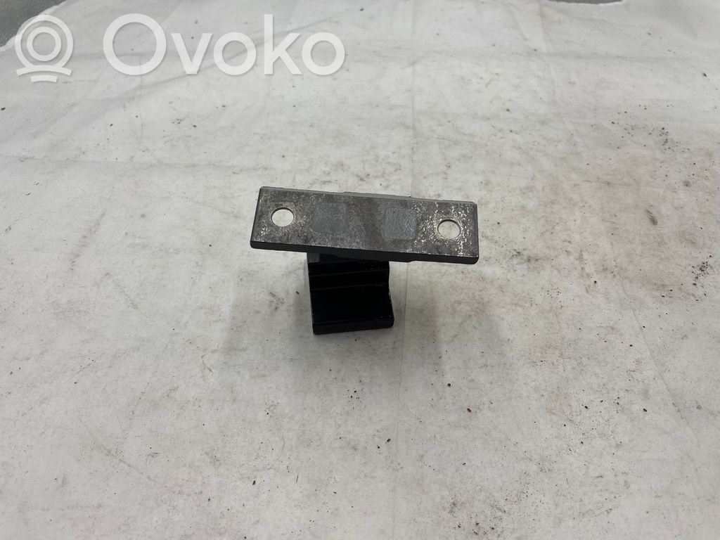 Rear door upper hinge   7068087,7068087
