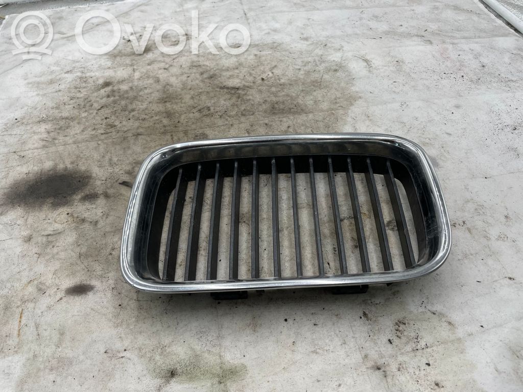 BMW 3 E36 Front bumper upper radiator grill 