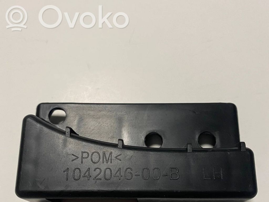 Tesla Model S Rear bumper mounting bracket 