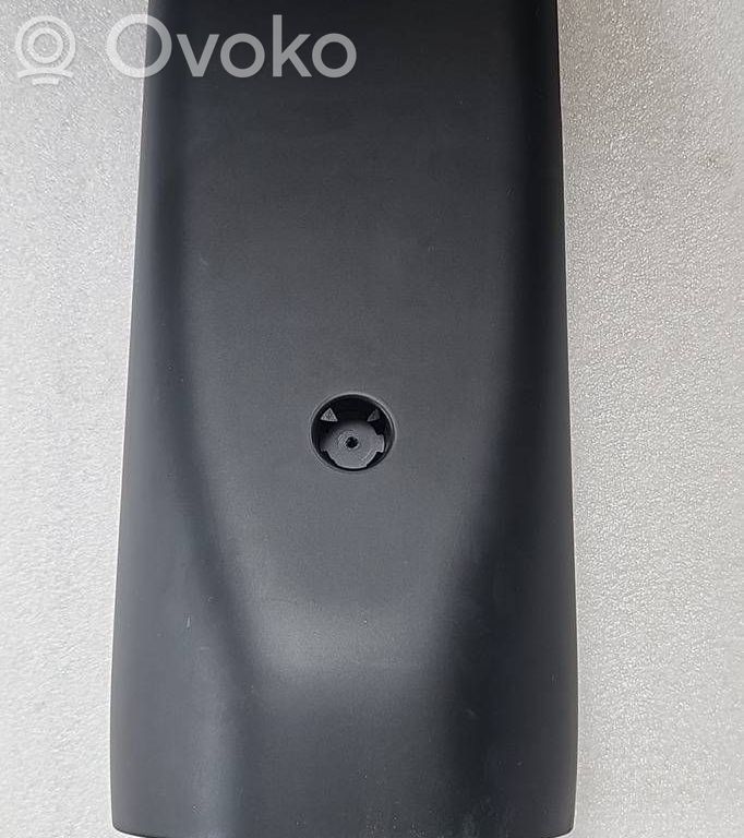 Tesla Model Y Vairo ašies apdaila 