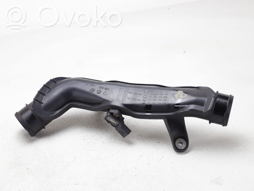 Volkswagen PASSAT CC Wąż / Rura intercoolera 