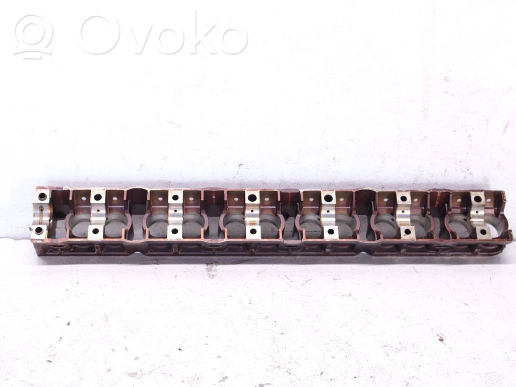 BMW 5 E60 E61 Kita variklio galvutės detalė 