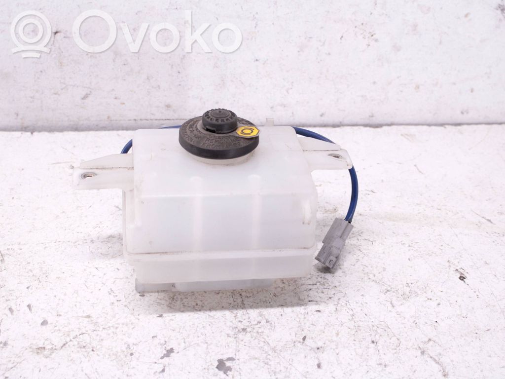 Toyota Auris E180 Brake fluid reservoir 