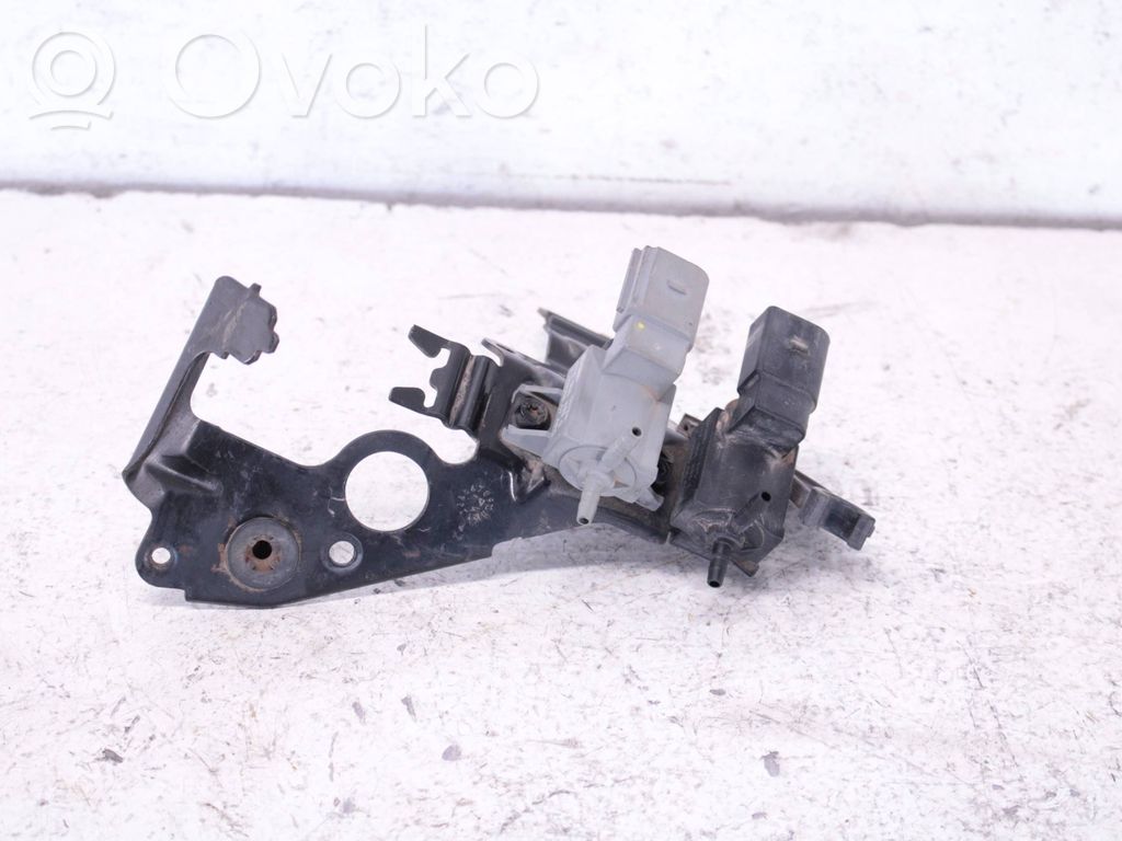 Audi Q5 SQ5 8R Turbo solenoid valve 