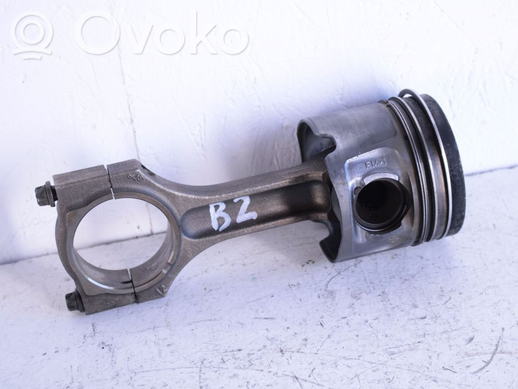 Piston with connecting rod   0840BB