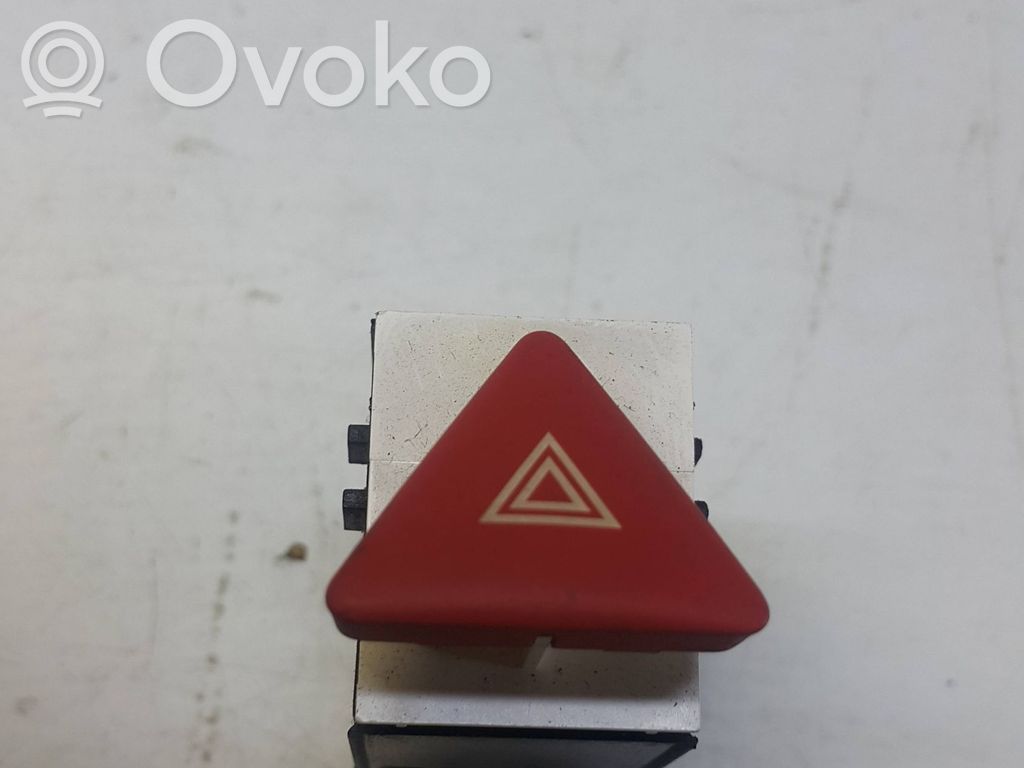 Volkswagen PASSAT B6 Botón interruptor de luz de peligro 