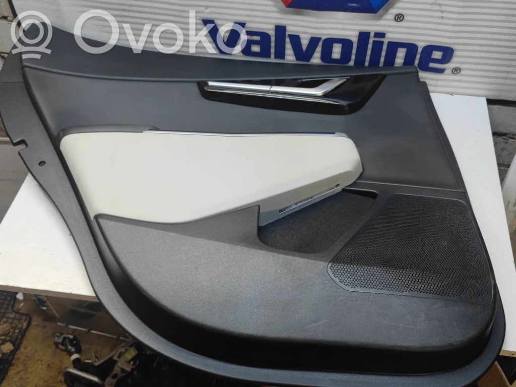 Apšuvums aizmugurējām durvīm   83301CV080,20221209