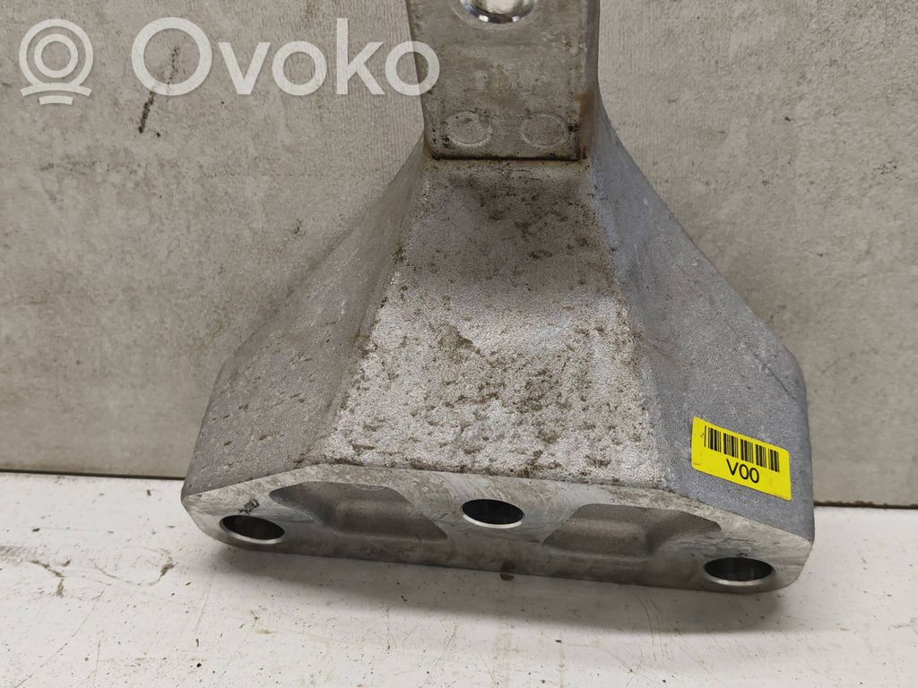 KIA Niro Moottorin kiinnikekorvake (käytetyt) 