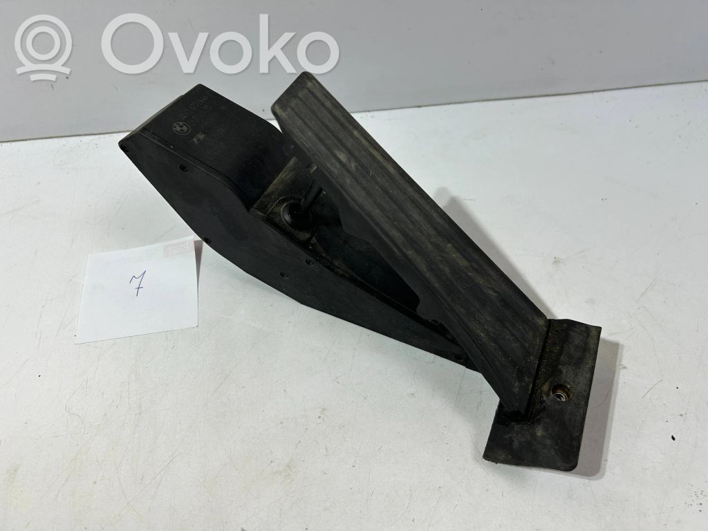Akceleratoriaus pedalas   6772646,25916010,210607