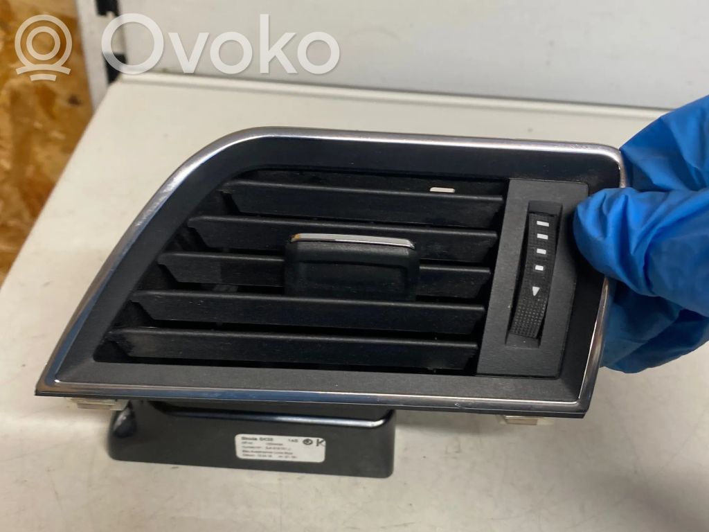 Skoda Rapid (NH) Grilă ventilație/ramă laterală bord 