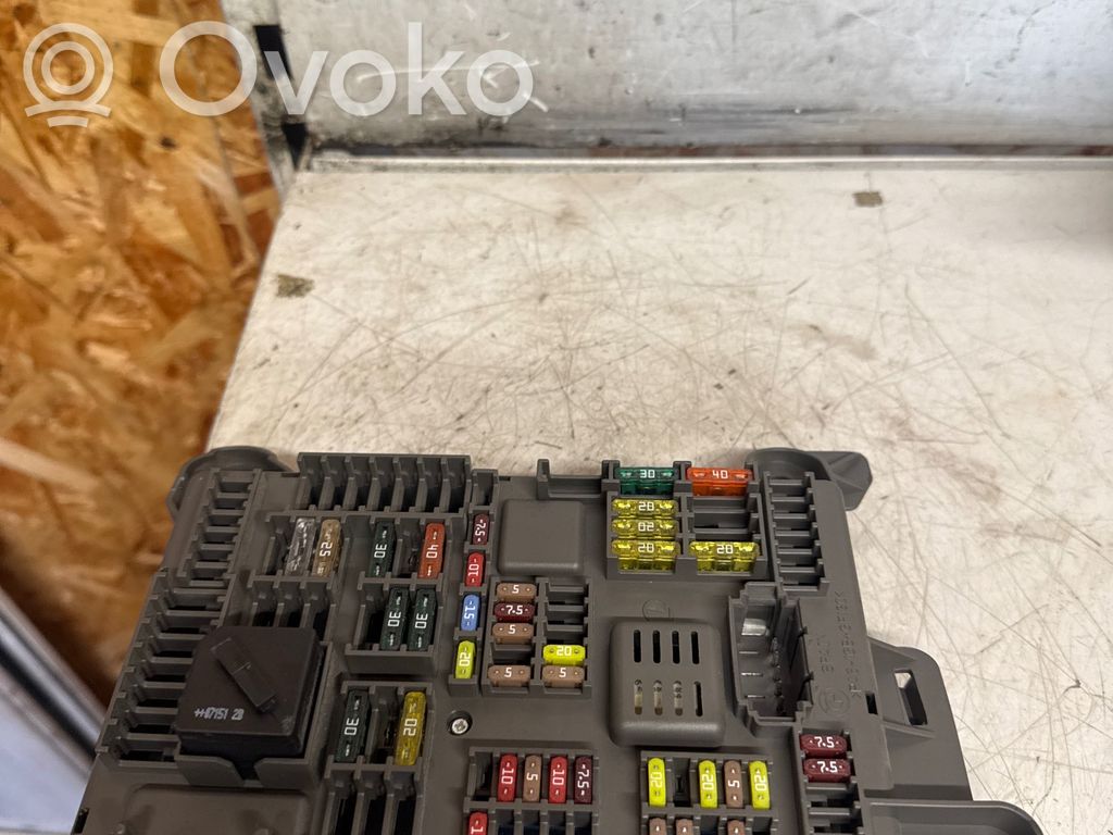 BMW X5 E70 Fuse box set 