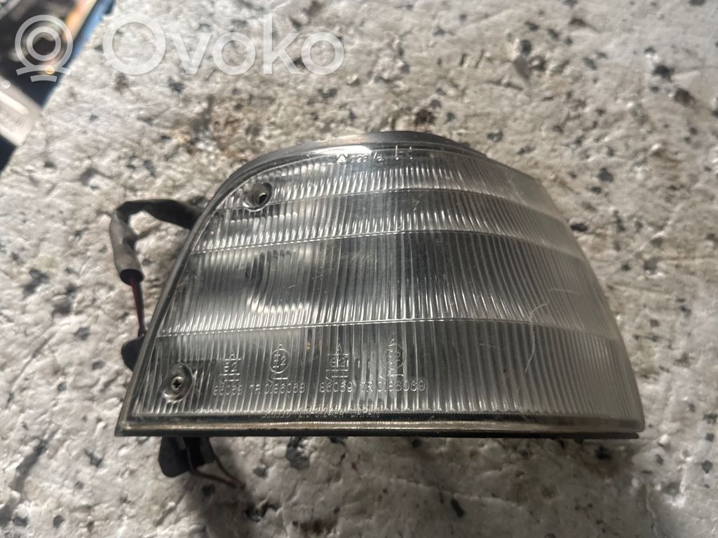 Mazda 323 Światło przeciwmgłowe przednie 