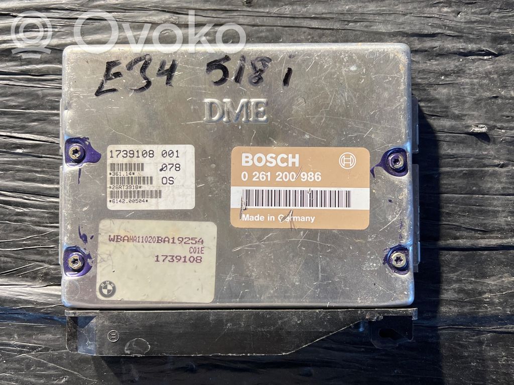 BMW 5 E34 Engine control unit/module 