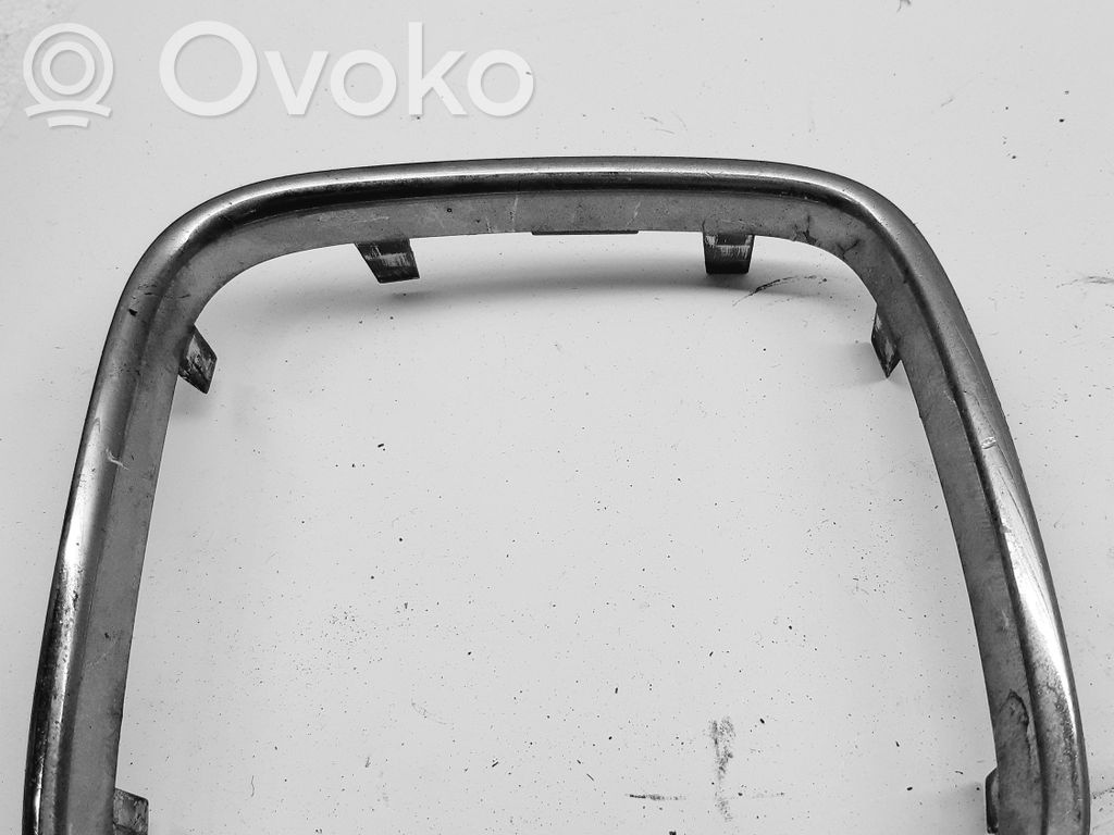 Opel Vectra B Front bumper upper radiator grill 