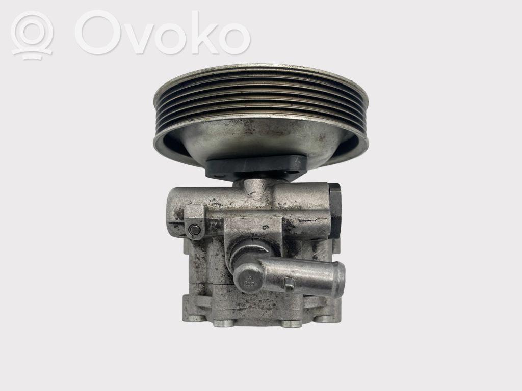 Alfa Romeo 166 Ohjaustehostimen pumppu 