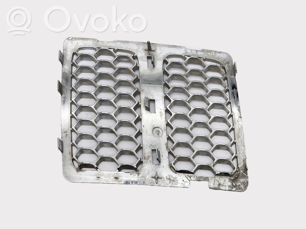 Jeep Grand Cherokee Maskownica / Grill / Atrapa górna chłodnicy 