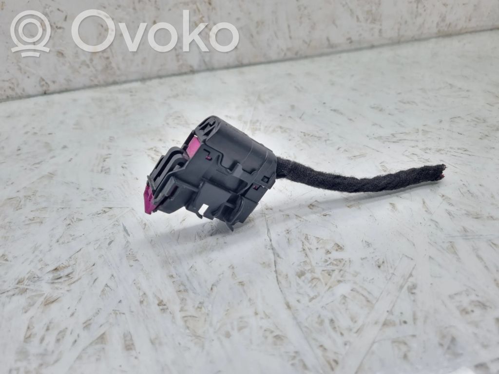 Cableado de puerta trasera   8E0972701