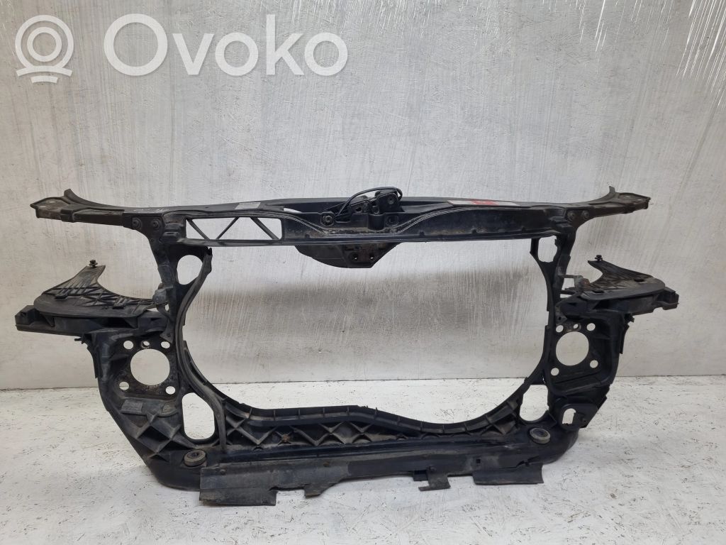 Audi A4 S4 B6 8E 8H Radiatoru panelis 