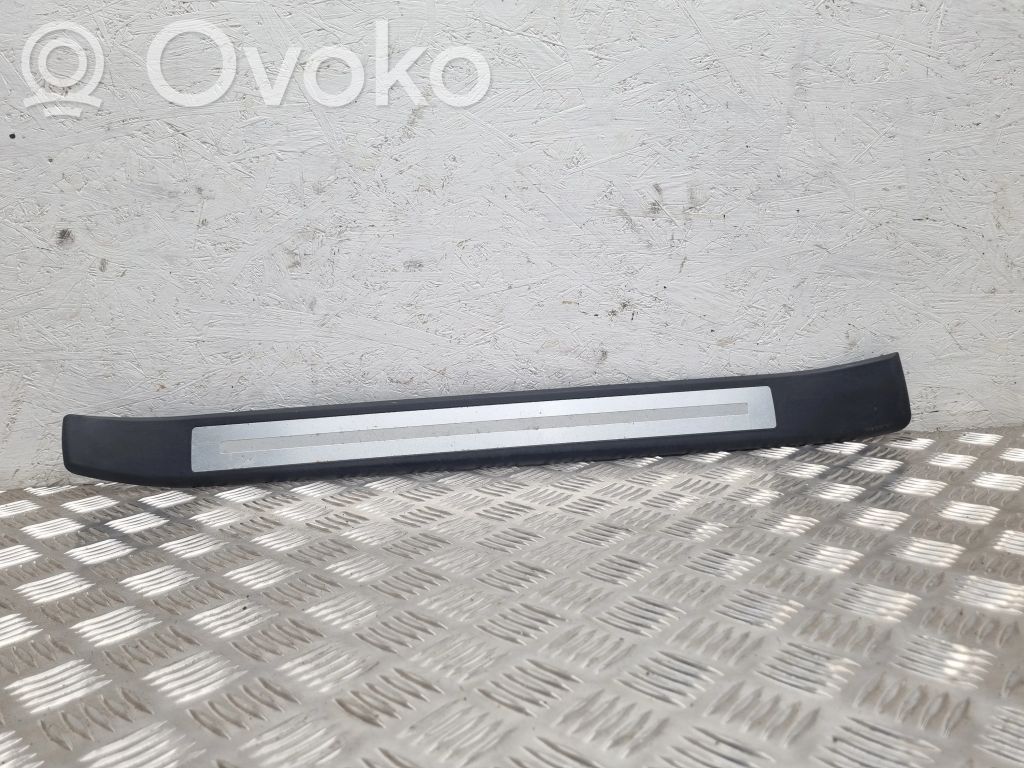 Seat Exeo (3R) Moldura protectora del borde delantero 