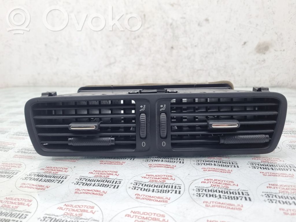 Volkswagen PASSAT B6 Dysze / Kratki środkowego nawiewu deski rozdzielczej 