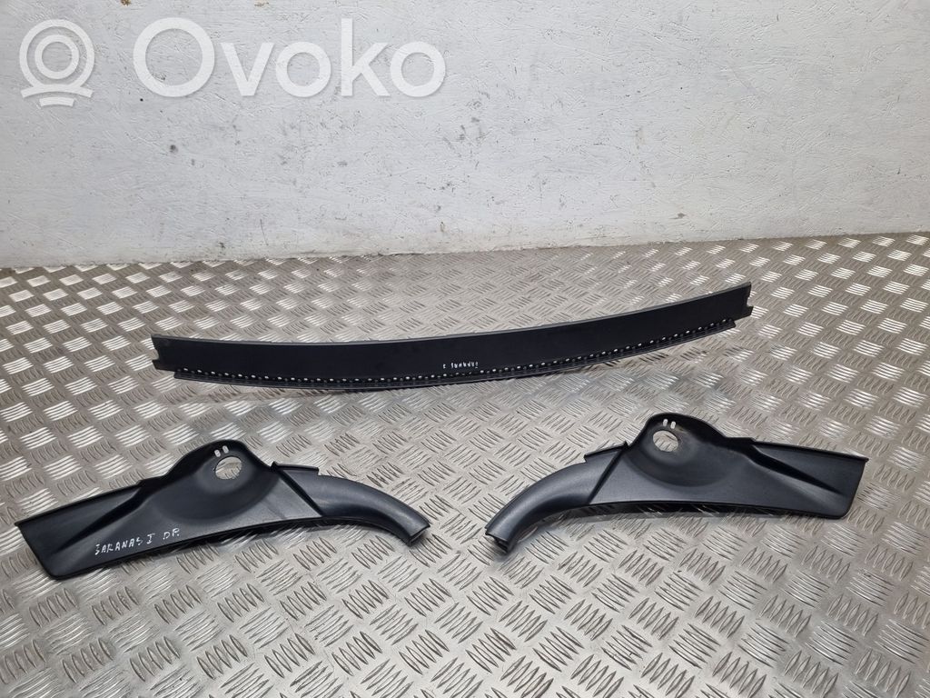 Volkswagen Sharan Wiper trim 
