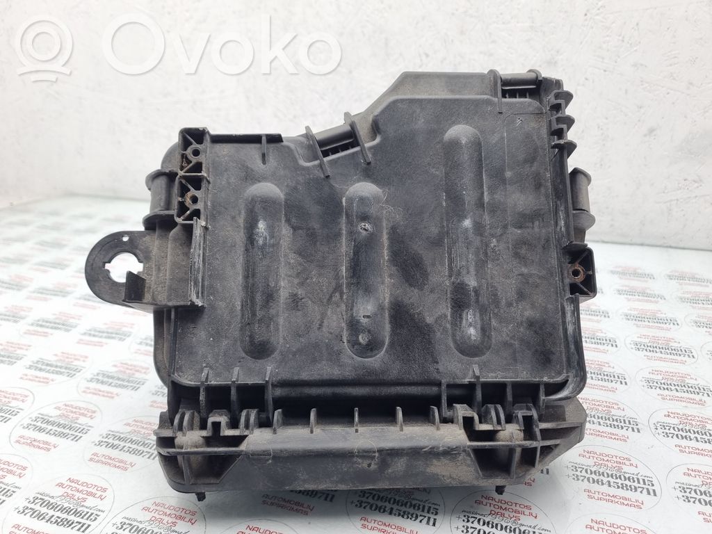 Audi A8 S8 D3 4E Saugiklių dėžė (komplektas) 
