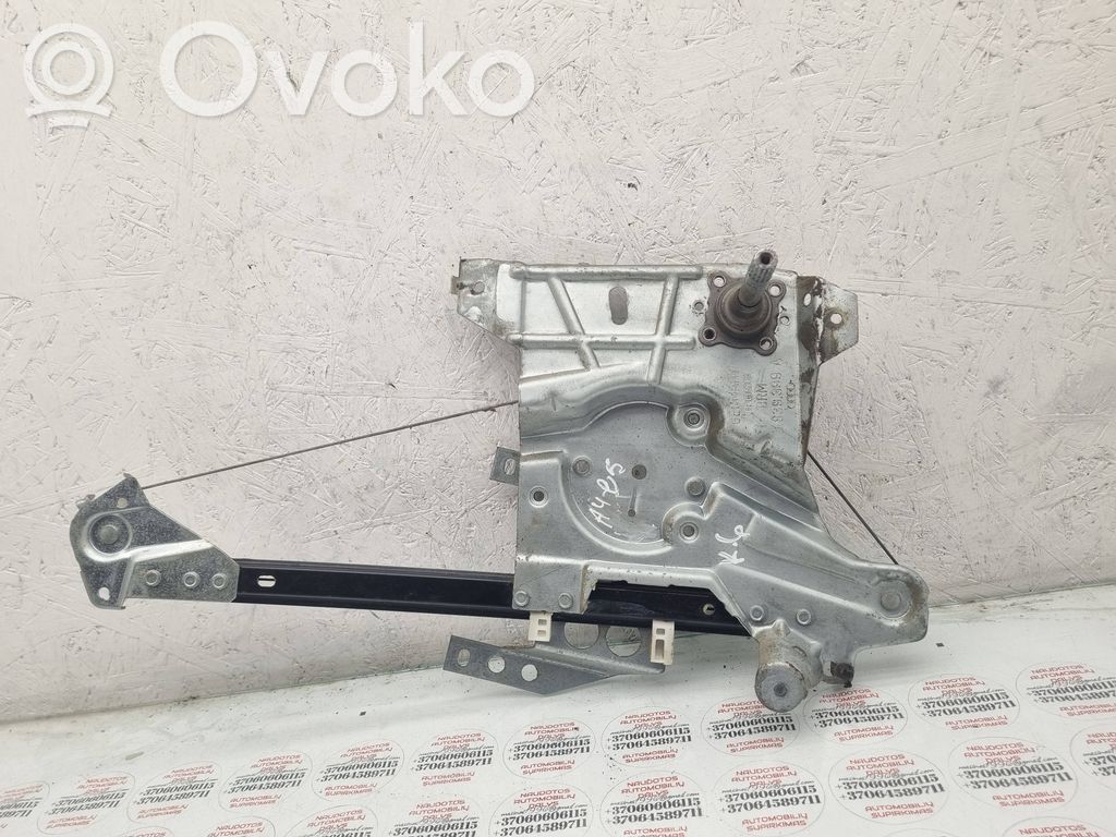Audi A4 S4 B5 8D Ręczny podnośnik szyby drzwi tylnych 