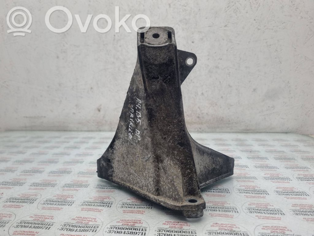 Engine mounting bracket   8D0199308L