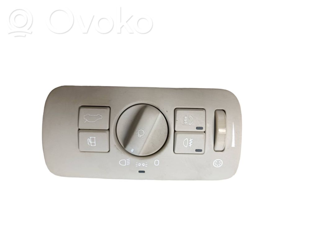 Light switch   30739422
