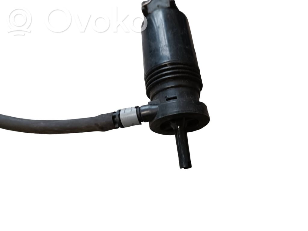 Windscreen/windshield washer pump   1012458