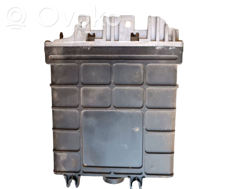 Volkswagen PASSAT B4 Engine control unit/module 