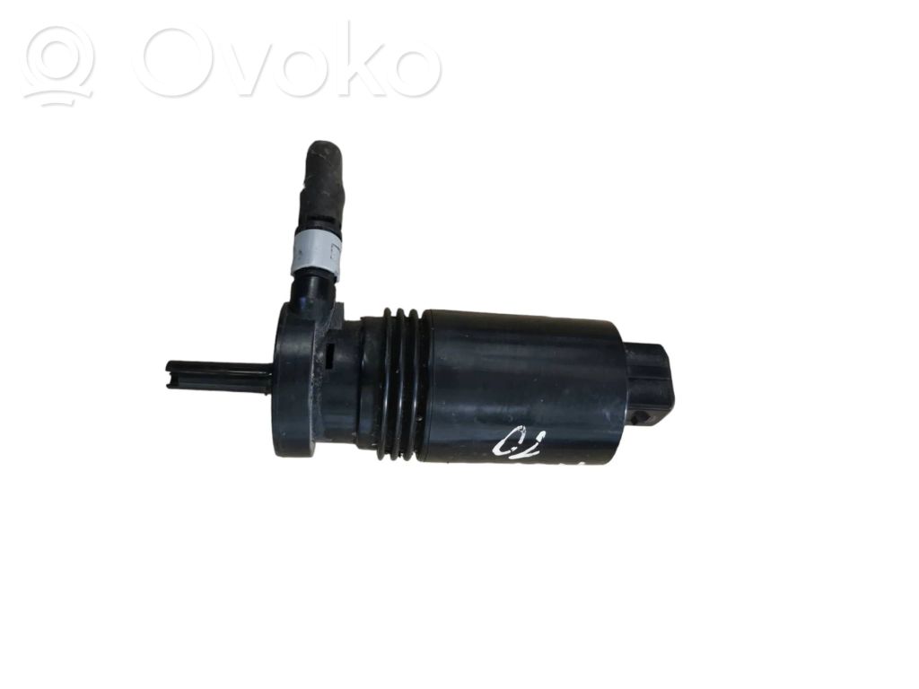Volvo XC90 Windscreen/windshield washer pump 